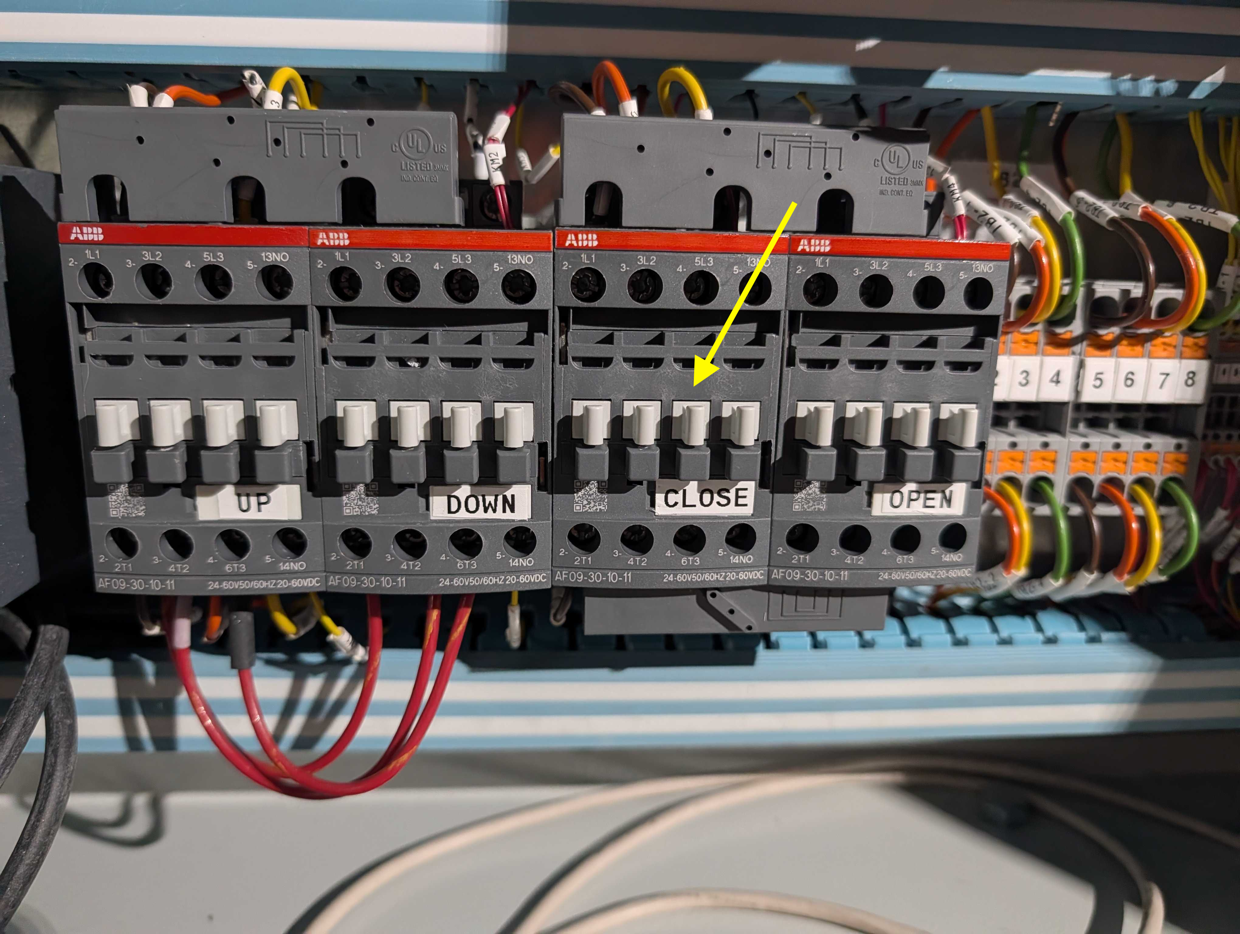 ../../../_images/Switches_in_cRIO_box.png
